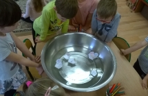 rozkwitajace kwiaty- doswiadczenie