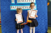 dziewczynki z dyplomem