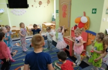 Wspolny taniec w kole