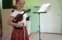 Dziewczynka z instrumentem