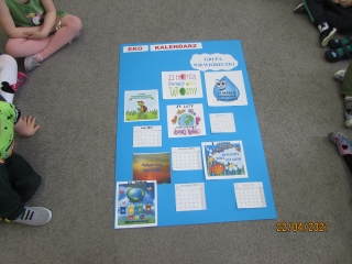 gr. I dzieci zrobily eko kalendarz