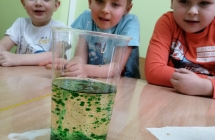 Eksperyment Lawa w szklance