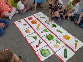 zabawa dydaktyczna Jakim jestem owocem.. warzywem