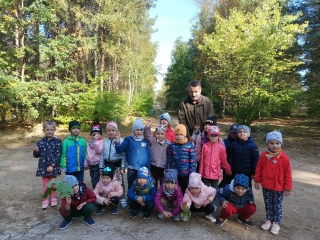 Przedszkolaki z p. lesniczym