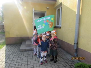 gr. III Dzien Przedszkolaka - z naszym transparentem