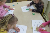 GR.III SPRZATANIE SWIATA WYKLEJANIE KOSZY NA SMIECI