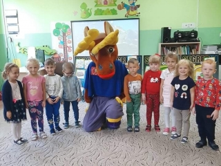 usmiechniete dzieci z Losiem Czystosiem (3)