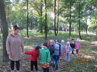 gr.III spacer do parku - chodzimy parkowymi sciezkami