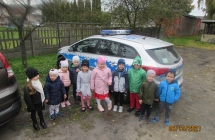 gr. III spotkanie z policjantem - radiowoz policyjny