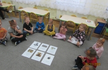 gr. III Dzien Pluszowego Misia - sluchamy historii powstania pluszowego misia