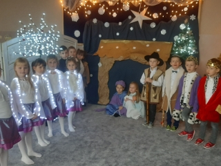 Dzieci w trakcie wystepu