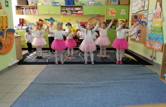 Taniec grupowy do piosenki Jerusalema_resized_20220326_021535473