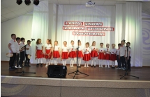 dzieci graja na instrumentach