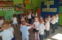 5. Dzieci tancza w parach