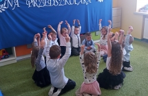 Taniec motyli - grupa IX  (1)