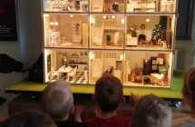 dzieci obserwuja sutuacje ktore wywoluja pozar