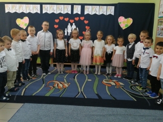 Dzien Mamy i Taty zdjecie grupowe_resized_20220601_074248745