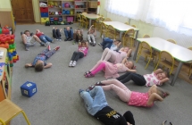 gr. III Kubusiowi Przyjaciele Natury - zabawa z kostka ruchu