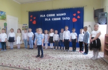 gr. III Dzien Mamy i Taty - powitanie przybylych gosci
