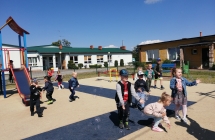 Dzien Dziecka Zabawy na placu zabaw_resized_20220605_095912863