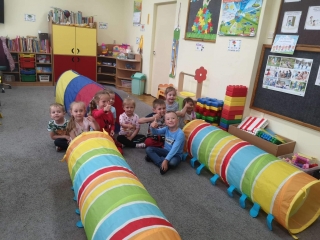 gr. III Dzien Dziecka - nasze zabawy ruchowe w sali