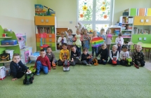 dzieci z ulubiona zabawka