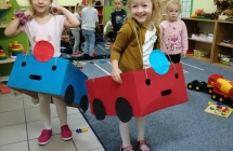 Jezdzimy autem z kartonu