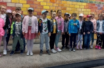 Dzieci z gr. VII w kinie. (1)