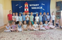 Przedszkolaki z gr. V podczas wystepu z okazji Zakonczenia roku