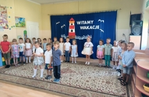 Przedszkolaki recytuja wiersze