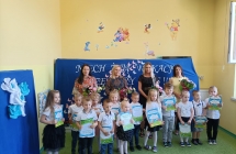 Wspolna fotografia - Zakonczenie roku szkolnego grupa IX