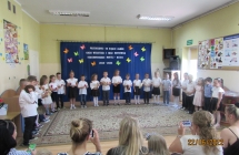 Dz. z gr. VII graja na instrumentach