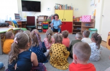 gr. III projekt Maly mis w swiecie wielkiej literatury - mama Tosi czyta bajke