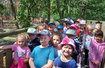 Dzieci na platformie widokowej