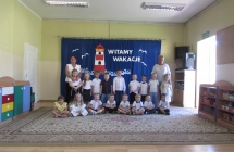 gr. III Zakonczenie roku - wspolne pamiatkowe zdjecie grupowe