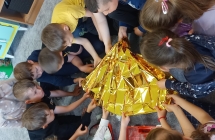 Zajecia z wykorzystaniem folii ratowniczej
