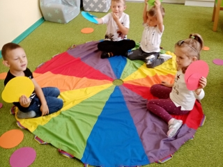 Zabaw yz chusta - grupa IX