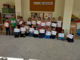 gr. V Dzien Kropki - litera O w kropeczki