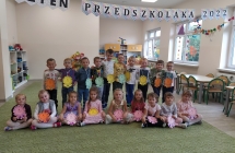 dzieci z medalami
