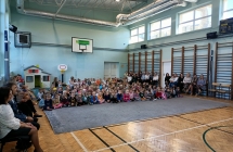 Spolecznosc przedszkolna podczas uroczystosci DEN