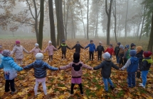 gr. V wycieczka do parku - wsluchujemy sie w dzwieki parku