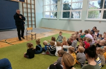 Pogadanka z policjantem nt. bezpiecxzenstwa na drodze