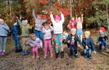 dzieci i kolorowa jesien