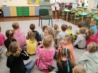 Pielegniarka mowi o szkodliwosci palenia