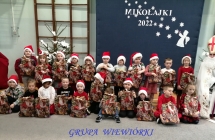 GRUPA WIEWIORKI Z MIKOLAJEM