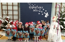 GRUPA MOTYLKI Z MIKOLAJEM