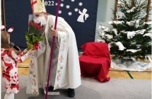 DZIEWCZYNKA WRECZA MIKOLAJOWI PREZENT