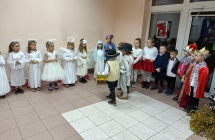 Pasterze podczas wystepu jaselkowego