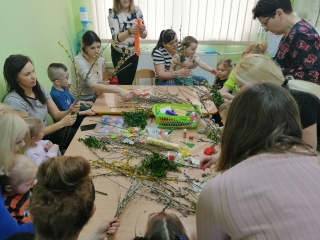 Wspolne wykonanie palm wielkanocnych_resized_20230402_103240747