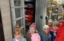 Ogladanie zaplecza sklepu